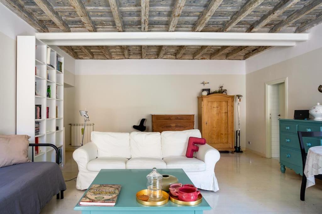 Best Authentic Apartment Monti 5 Mins From Colosseum Exterior photo