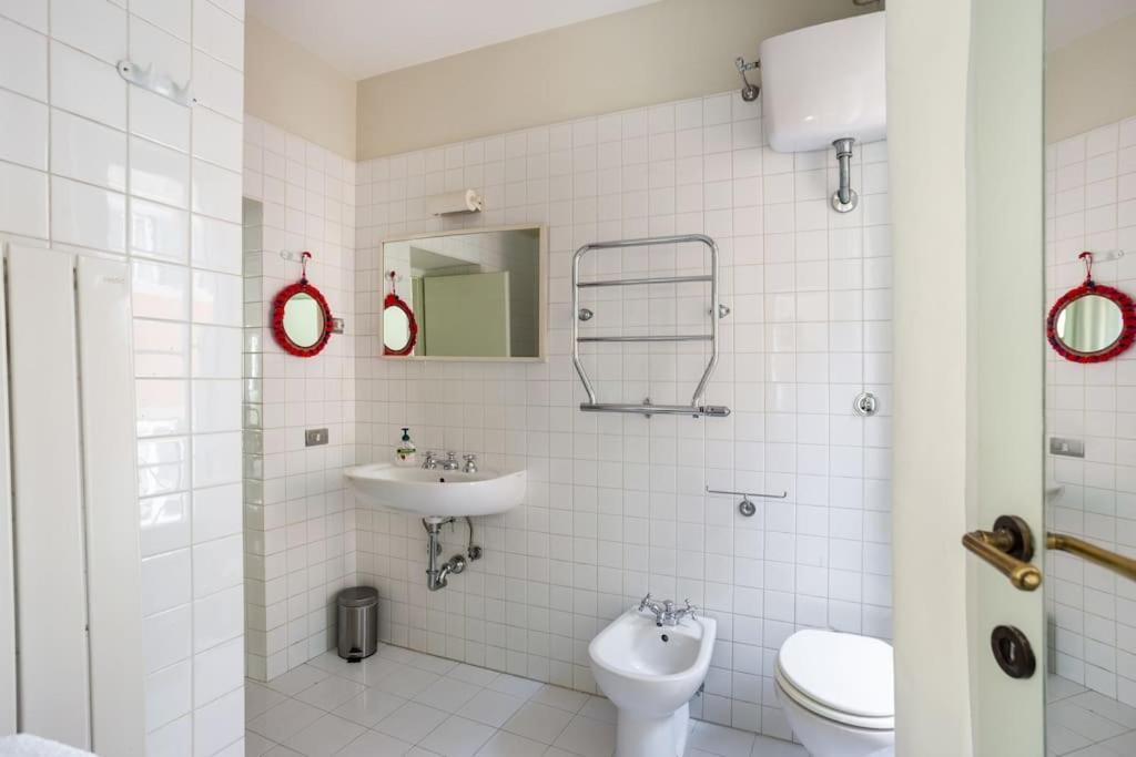 Best Authentic Apartment Monti 5 Mins From Colosseum Exterior photo