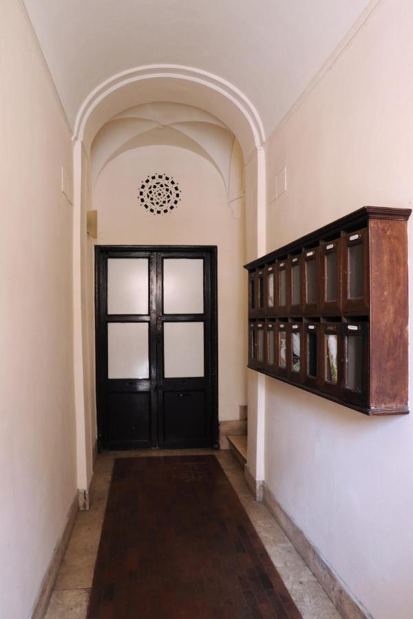 Best Authentic Apartment Monti 5 Mins From Colosseum Exterior photo
