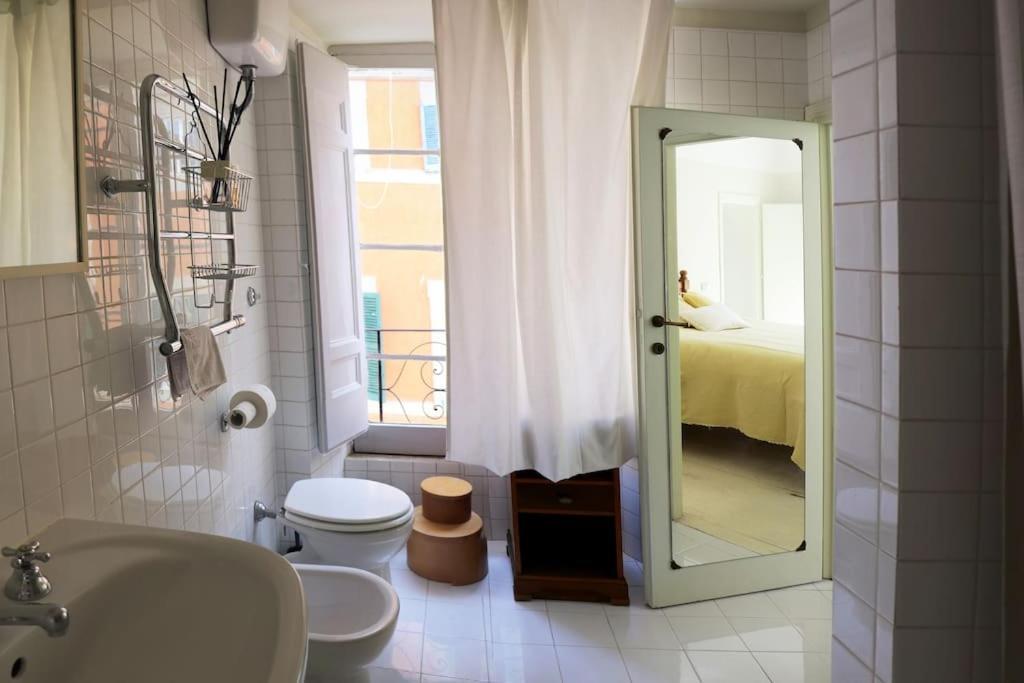 Best Authentic Apartment Monti 5 Mins From Colosseum Exterior photo
